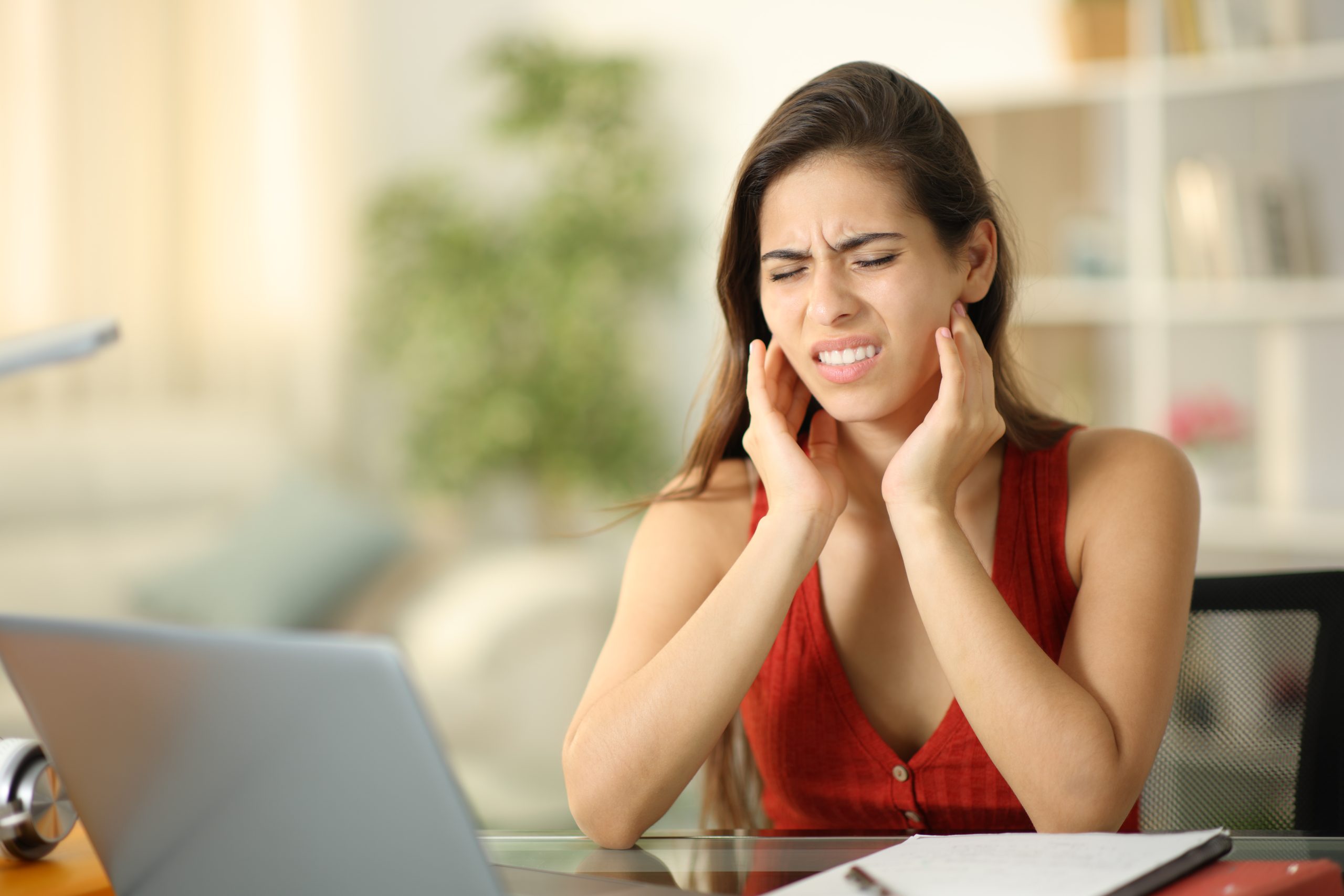 Temporomandibular Joint (TMJ) Pain: Types, Causes, Symptoms, and Treatment Option